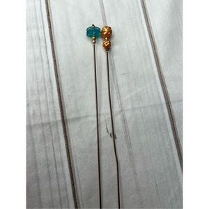 Set of 2 hat/hair pins
